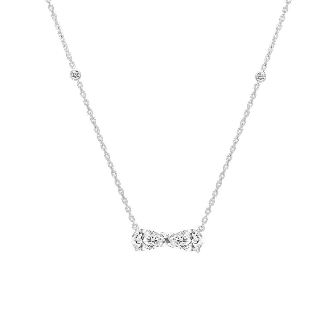Ballerina: สร้อยคอพร้อมจี้เงินชุบโรเดียม รูปโบว์ Infinity ประดับ CZ ทรงหยดน้ำ