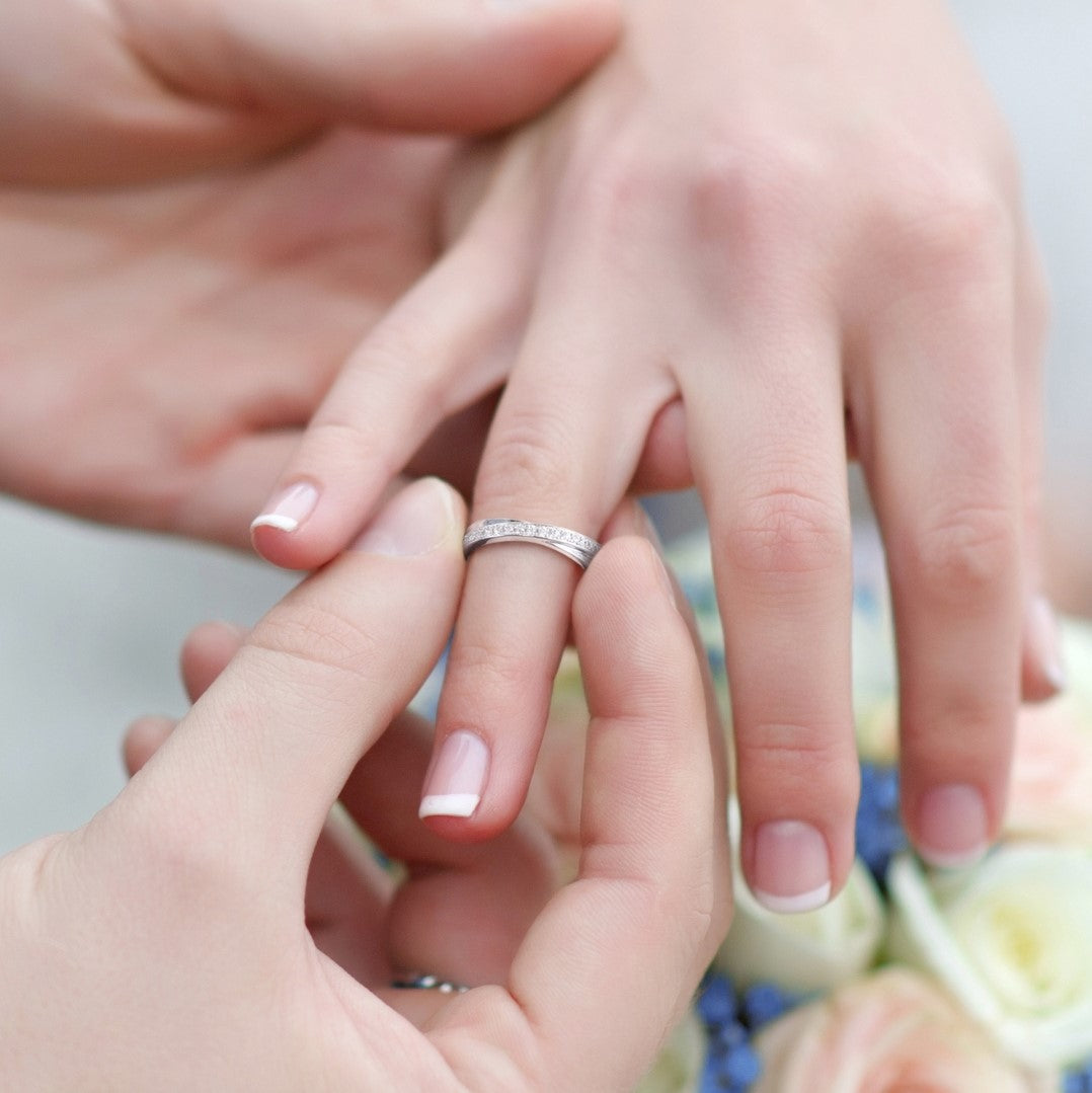 Couple Rings แหวนเงิน ดีไซน์แหวนเกลี้ยงกรีดลายคล้องกัน