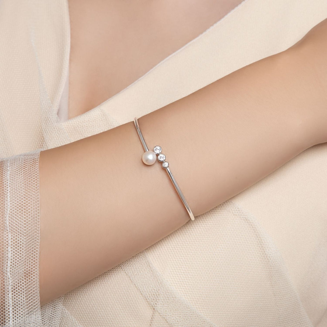 225B0002-01-Silver-Pearl-with-CZ-Bangle