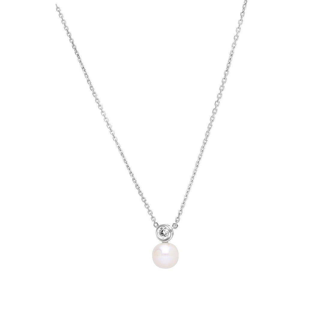 Classic Pearl: สร้อยคอเงินชุบโรเดียม ประดับไข่มุกน้ำจืดและ CZ เจียระไน 100 เหลี่ยม