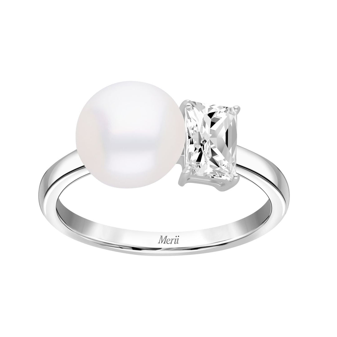 Classic Pearl: แหวนเงินชุบโรเดียม ประดับไข่มุกน้ำจืดและ CZ ทรง Princess Cut