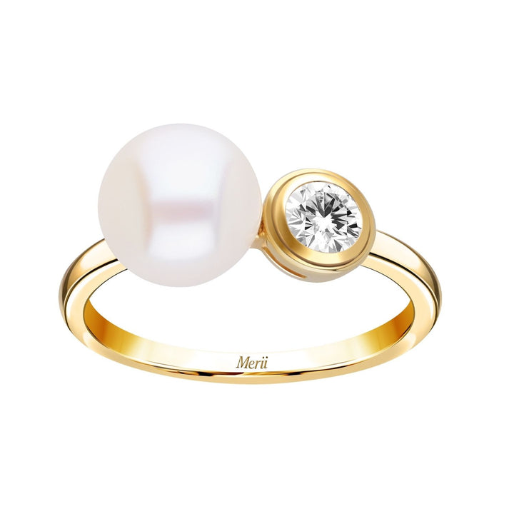 Classic Pearl: แหวนเงินชุบทองคำ 23K ประดับไข่มุกน้ำจืดและ CZ ฝังหุ้ม