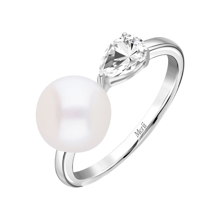 Classic Pearl: แหวนเงินชุบโรเดียม ประดับไข่มุกน้ำจืดและ CZ ทรงหยดน้ำ