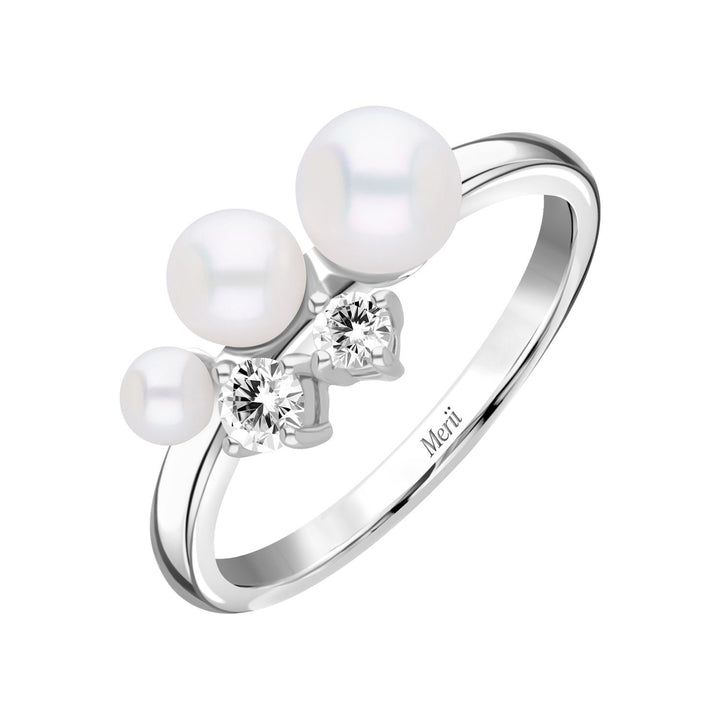 Classic Pearl: แหวนเงินชุบโรเดียม ประดับไข่มุกหลายขนาดและ CZ