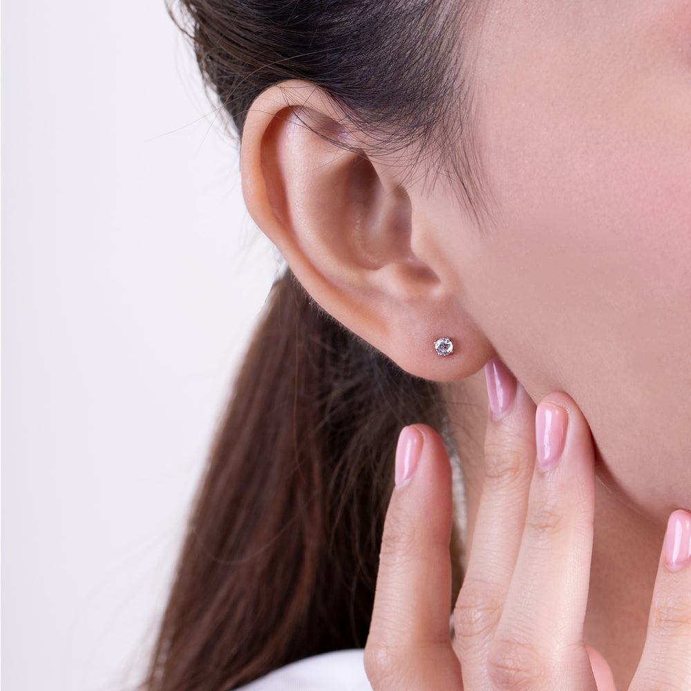 221E0069_01_Classic_100_cut_Silver_cz_round_shape_stud_earrings