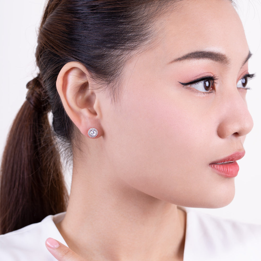 221E0255_01_Classic_100_cut_Silver_cz_round_shape_100_facet_classic_stud_earrings