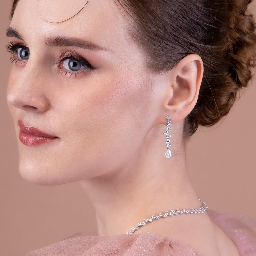 221E0308-01_Merii_Dewdrop_Elegant_Dewdrop_Earrings_Sterling_silver_and_Rhodium_Plated