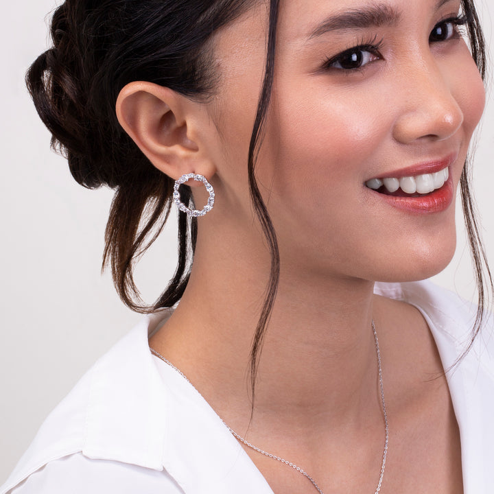 221E0396-01_Merii_LIBERTY__LIBERTY_cluster_earrings_Sterling_silver_and_Rhodium_Plated