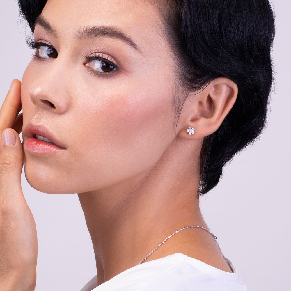 221E0401-01_Merii_FRESH_AS_A_DAISY__Daisy_flower_stud_Earrings_minimal_cubic_zirconia_Sterling_silver_and_Rhodium_Plated