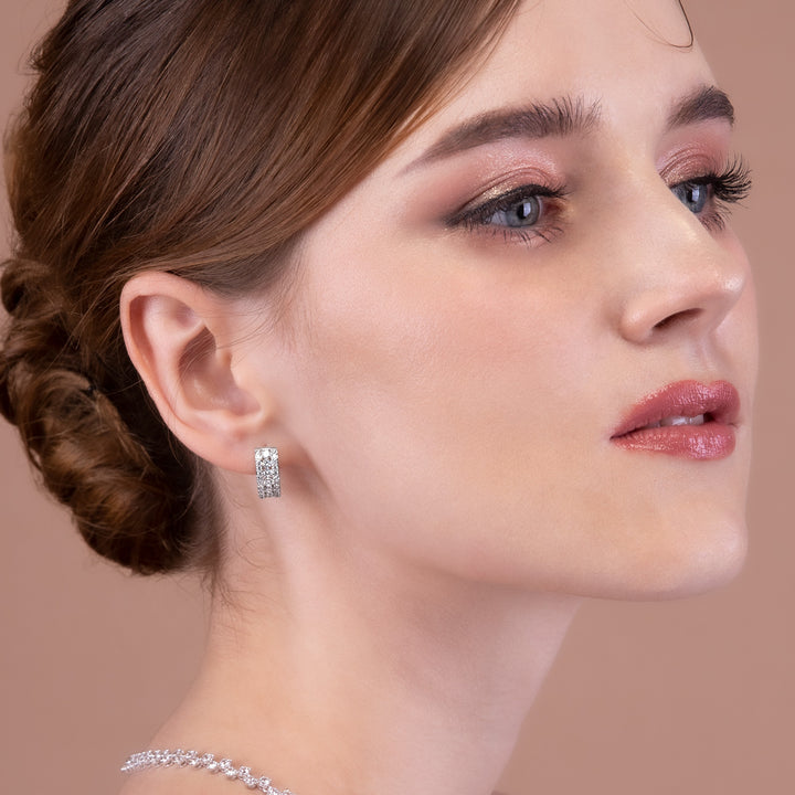 221E0461-01-Silver-round-cut-cz-oval-hoop-earrings