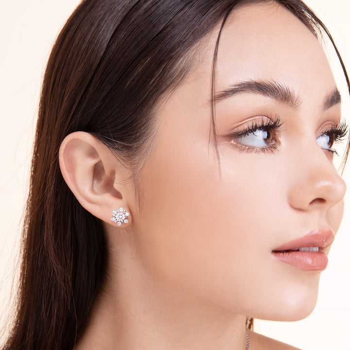 221E0566-01-Merii-Silver-with-100-facets-round-cut-cz-snowflakes-stud-earrings