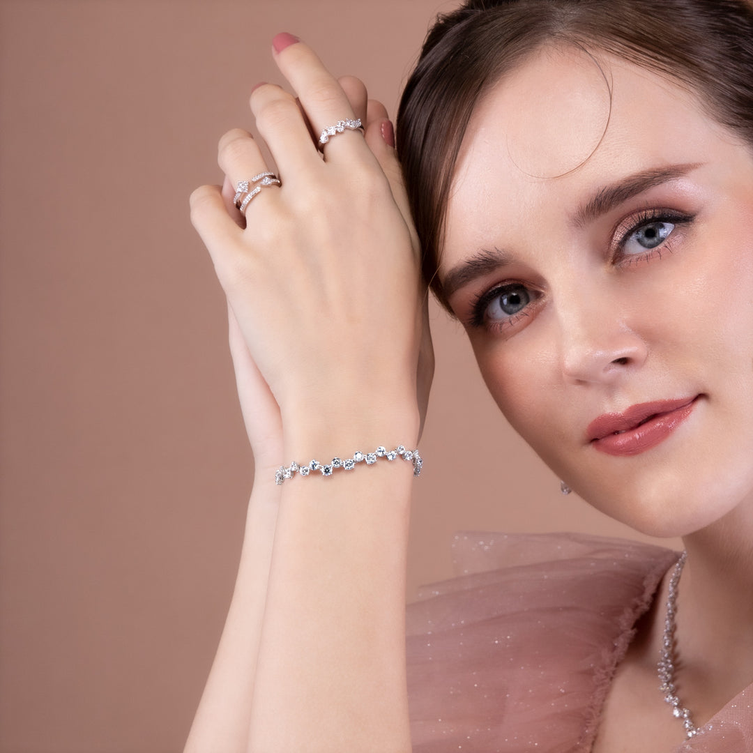 221L0241-01_Merii_Dewdrop_Elegant_Dewdrop_Bracelet_Sterling_silver_and_Rhodium_Plated