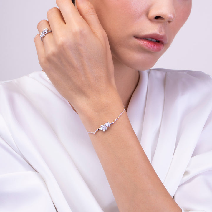 221L0263-01_Merii_FRESH_AS_A_DAISY_Daisy_flower_Bracelet_cubic_zirconia_Sterling_silver_and_Rhodium_Plated