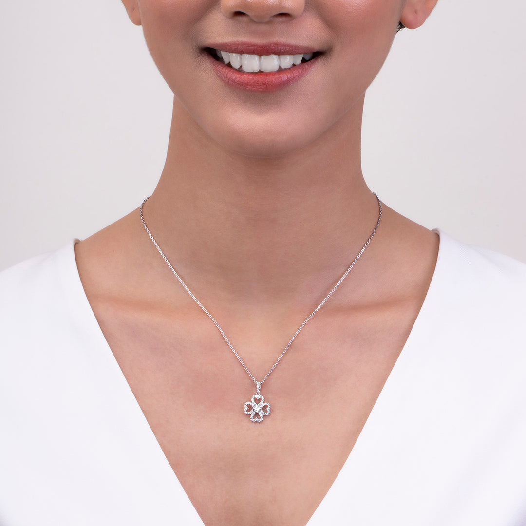 221N0240_01_Silver_cz_four_leaf_heart_clover_necklace
