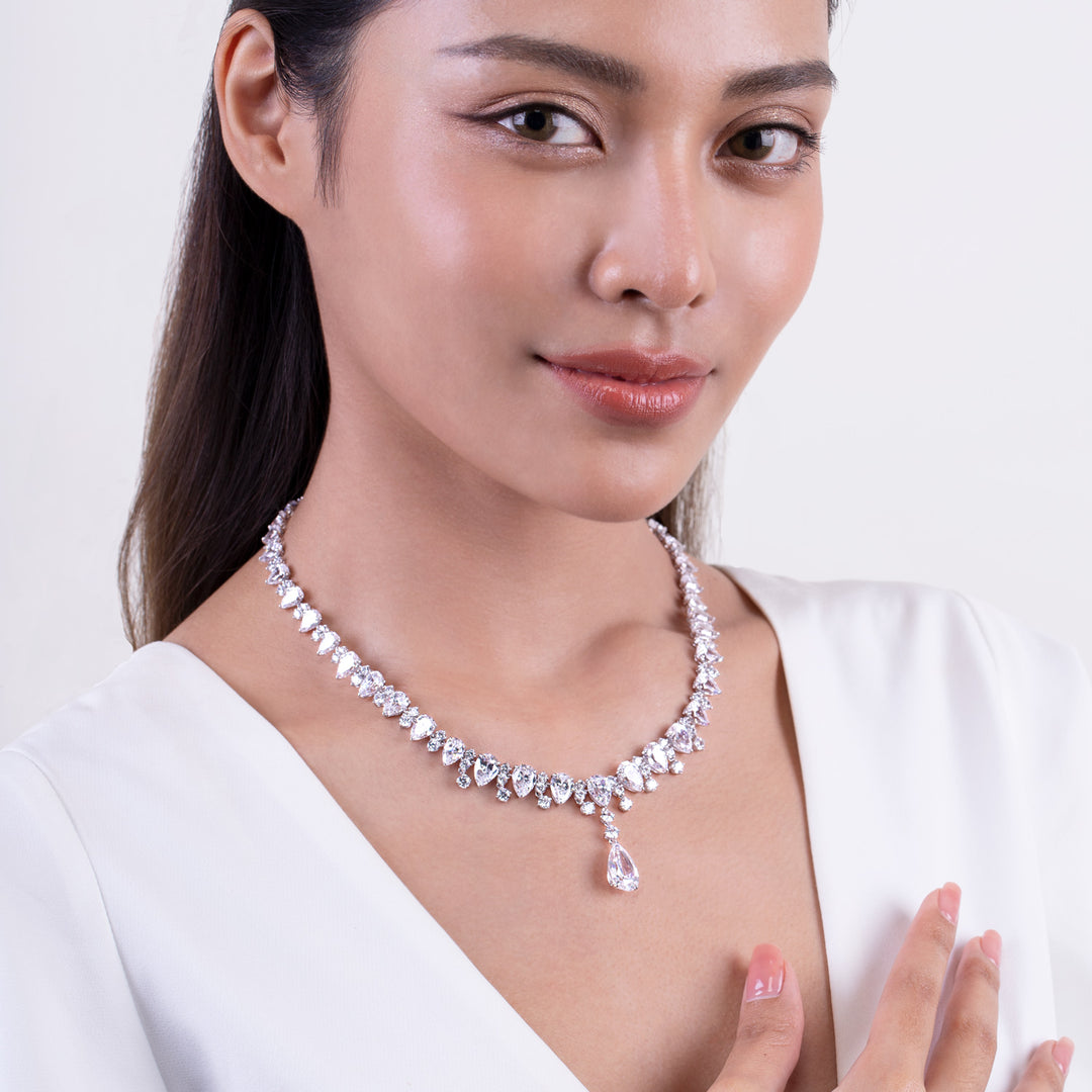 221N0277-01_Silver_CZ_pear_shape_tardrop_necklace