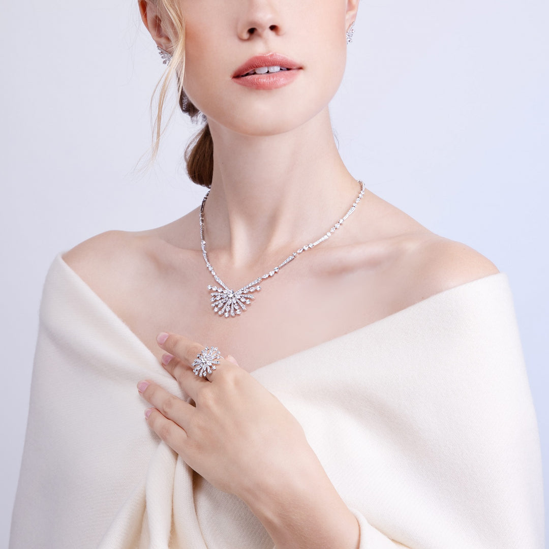 221N0373-01-Merii-Silver-with-marquise-cut-cz-star-snowflake-necklace