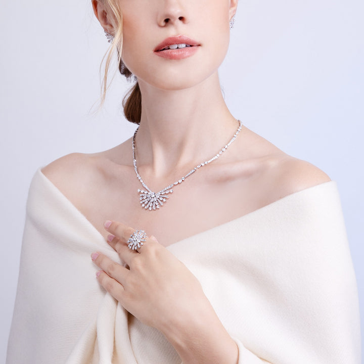 221N0373-01-Merii-Silver-with-marquise-cut-cz-star-snowflake-necklace