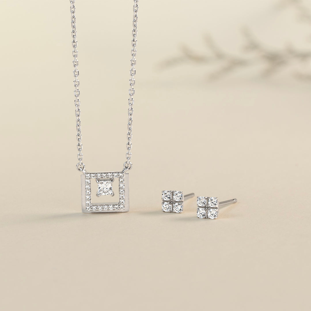 221N0375-01-Merii-Silver-CZ-square-princess-pendant-with-16-inch-chain-nacklace
