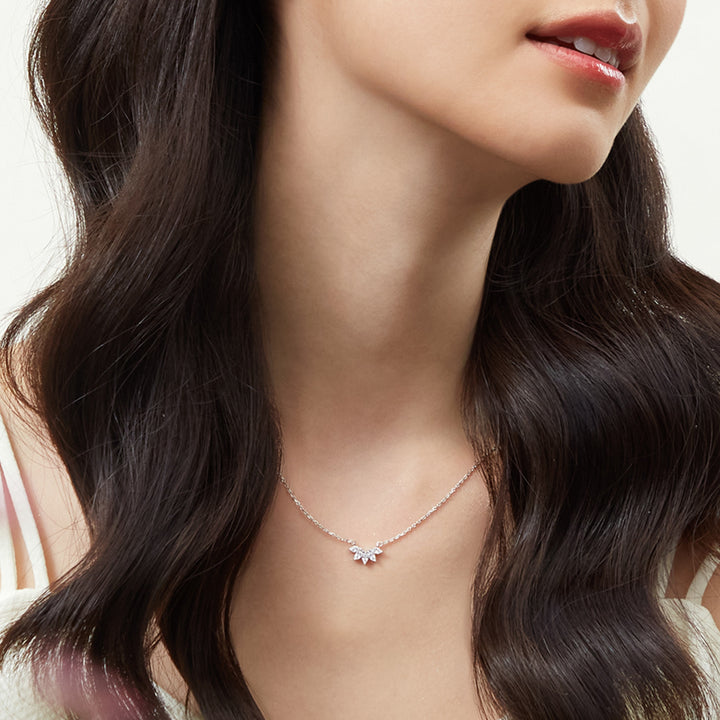 221N0379-01-Merii-Silver-CZ-floral-leaf-pendant-with-16-inch-chain-nacklace