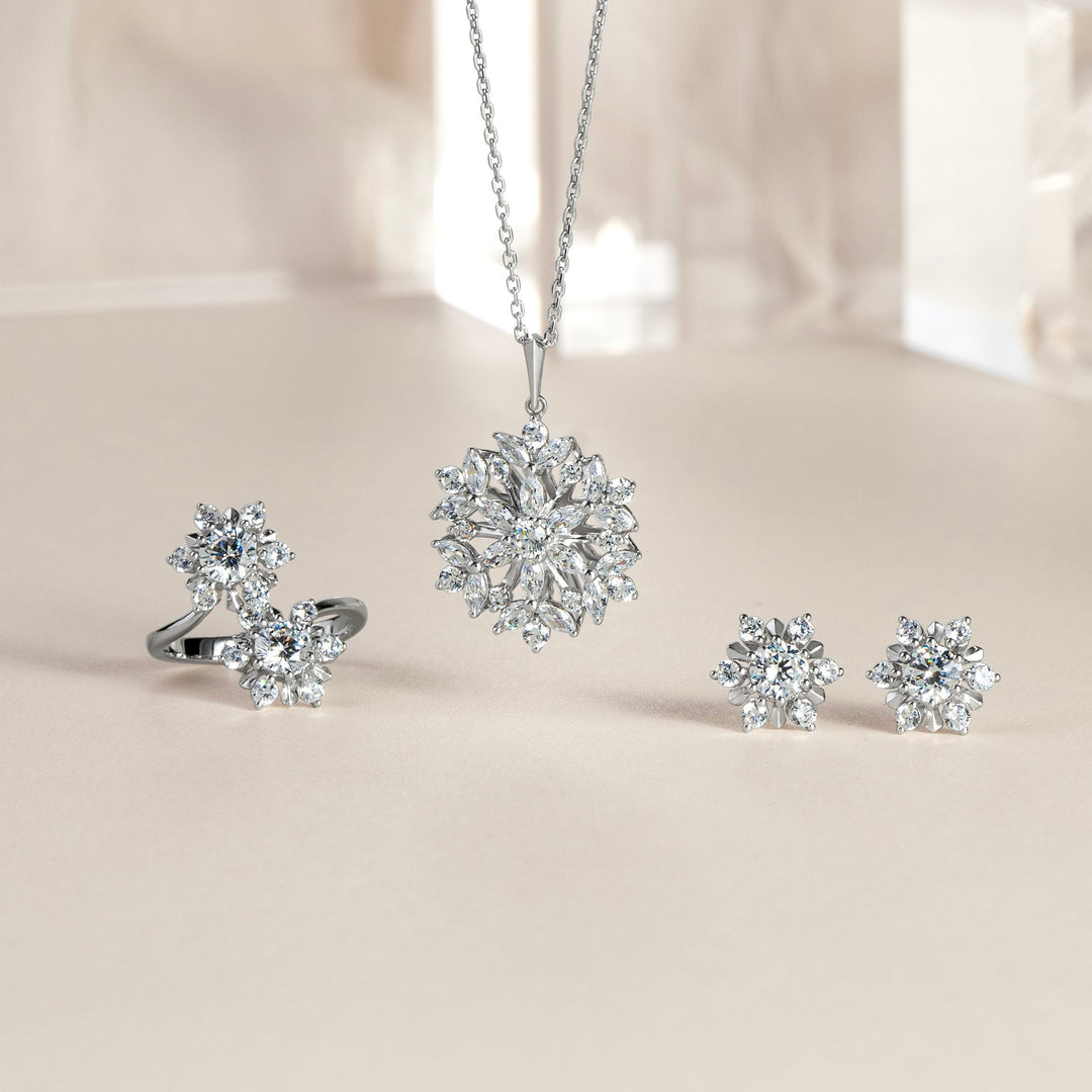 221N0382-01-Merii-Silver-marquise-cut-cz-snowflake-pendant-with-chain-necklace
