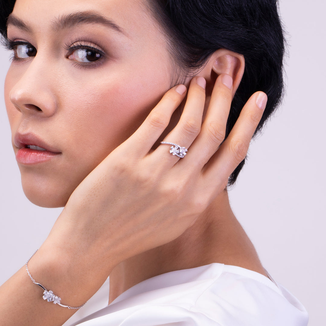 221R0451-01-5_Merii_FRESH_AS_A_DAISY__Daisy_flower_Ring_Sterling_silver_and_Rhodium_Plated