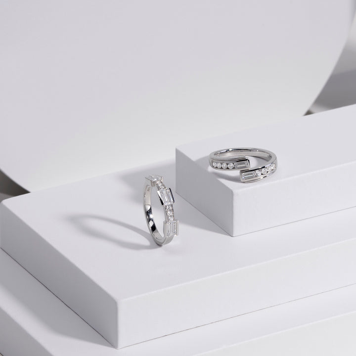 221R0496-01-5_Quadri_925_Sterling_silver_baguette_channel_&_prong_set_cubic_zirconia_ring