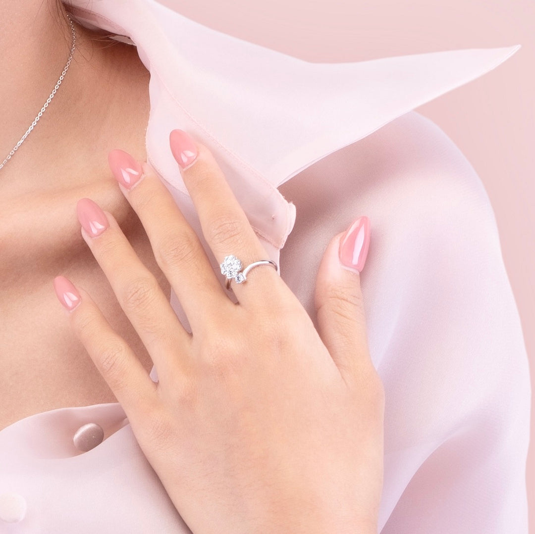 221R0528-01_Silver CZ four leaf heart clover overlaping ring