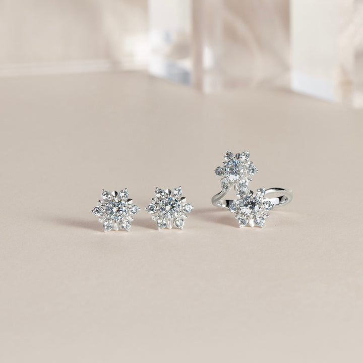 221R0556-01-Merii-Silver-with-100-facets-round-cut-cz-snowflakes-open-ring