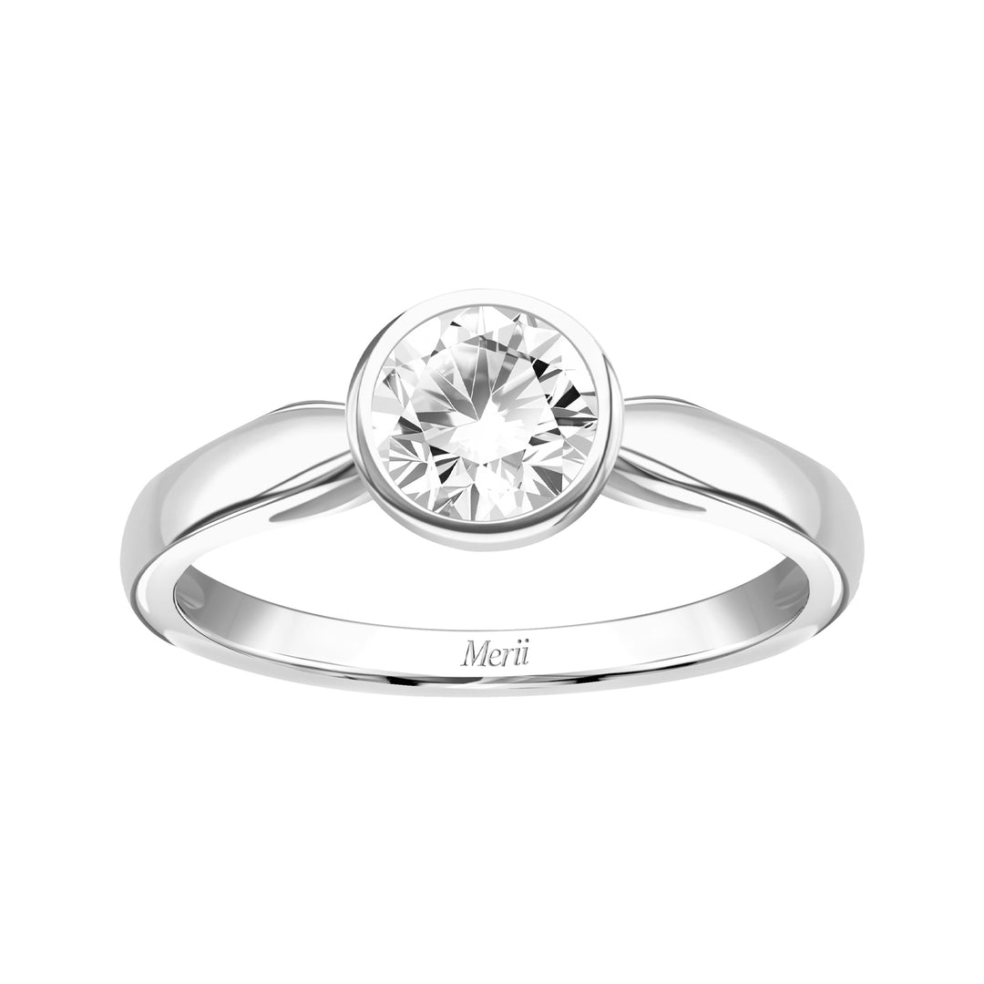 Little piece of me: แหวนเงินชุบโรเดียมประดับ CZ ทรงกลม เจียระไน 100 คัท ฝังหุ้ม ดีไซน์แหวนเม็ดเดี่ยว
