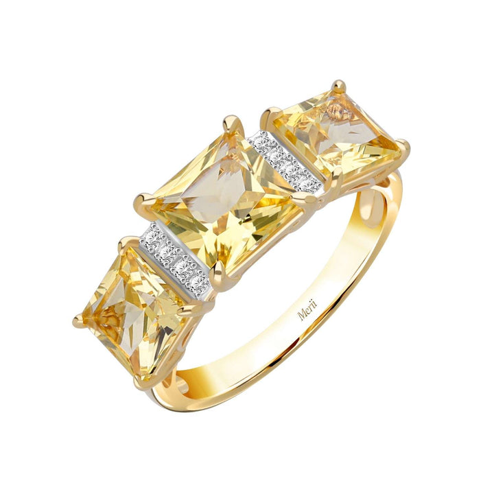 Decorum: แหวนเงินชุบทองประดับ Citrine Nanocrystal ทรง Princess Cut 3 เม็ด