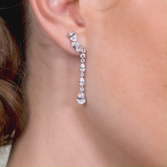 221N0372-01-Merii-Silver-with-pear-and-round-cut-CZ-teardrop-necklace