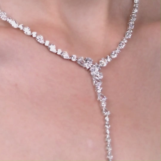 221N0372-01-Merii-Silver-with-pear-and-round-cut-CZ-teardrop-necklace