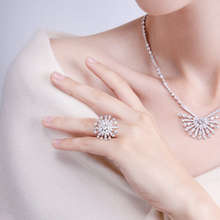 221N0373-01-Merii-Silver-with-marquise-cut-cz-star-snowflake-necklace