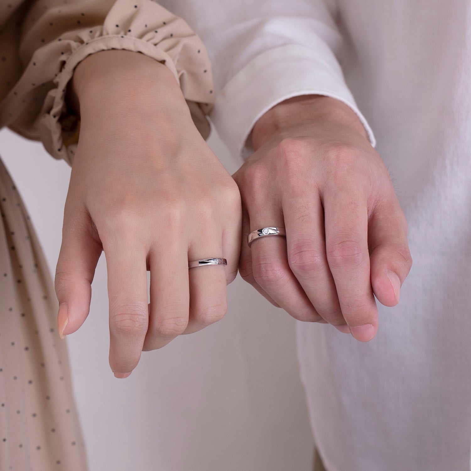 Couple Rings Silver rhodium plated 2.25 mm round cut CZ embedded patt MeriiTH